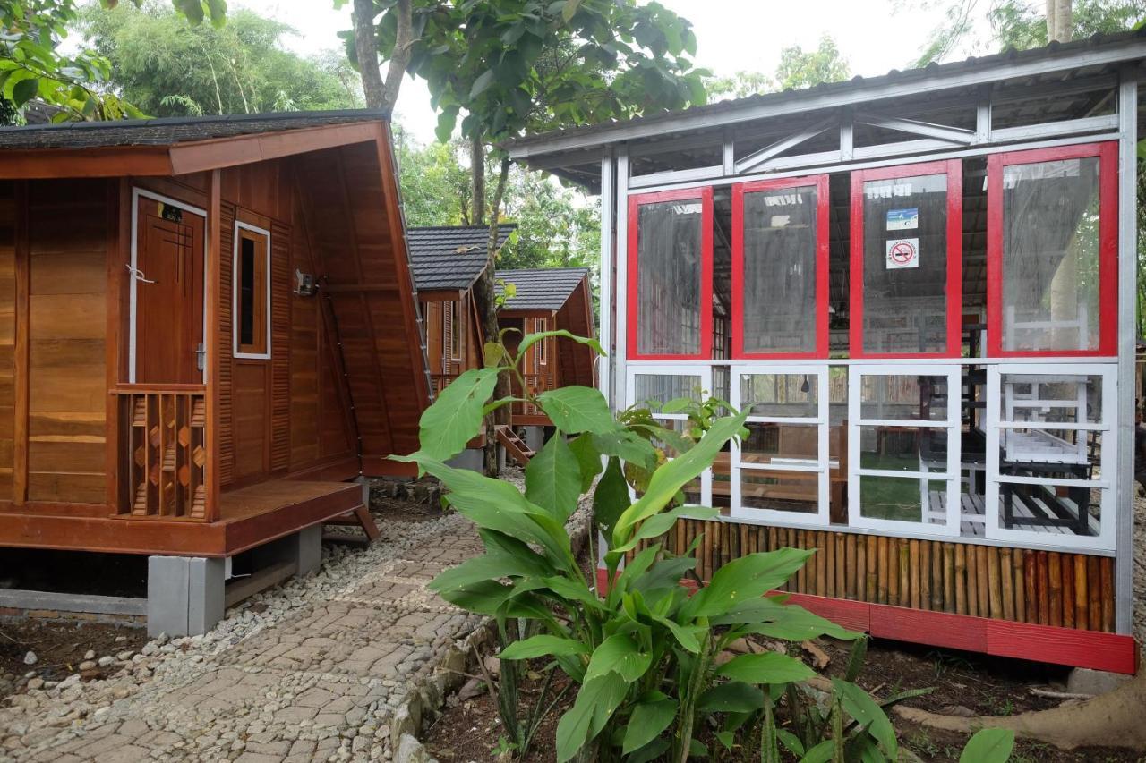 Urbanview Villa Lukulo Kebumen By Reddoorz Eksteriør billede