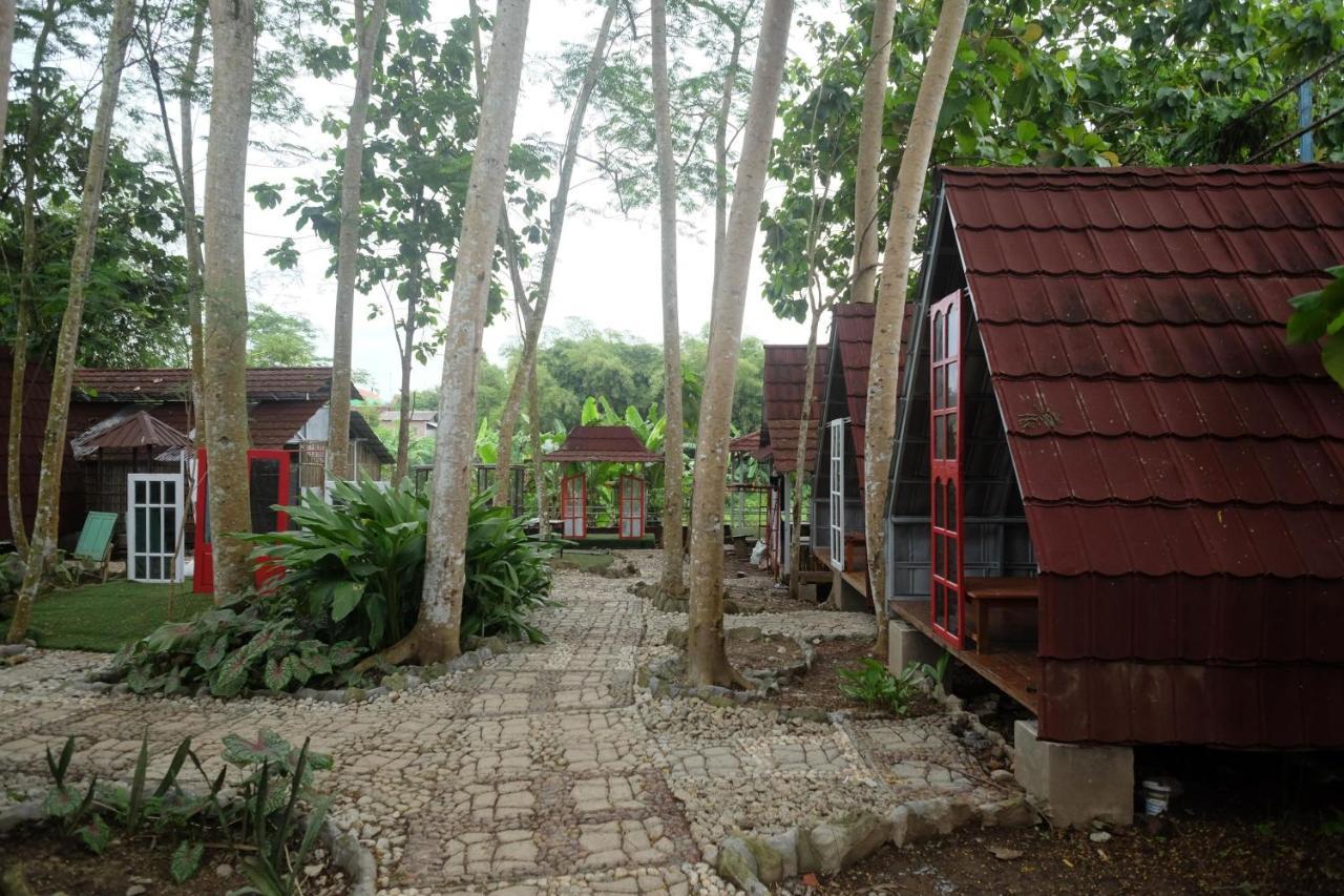 Urbanview Villa Lukulo Kebumen By Reddoorz Eksteriør billede