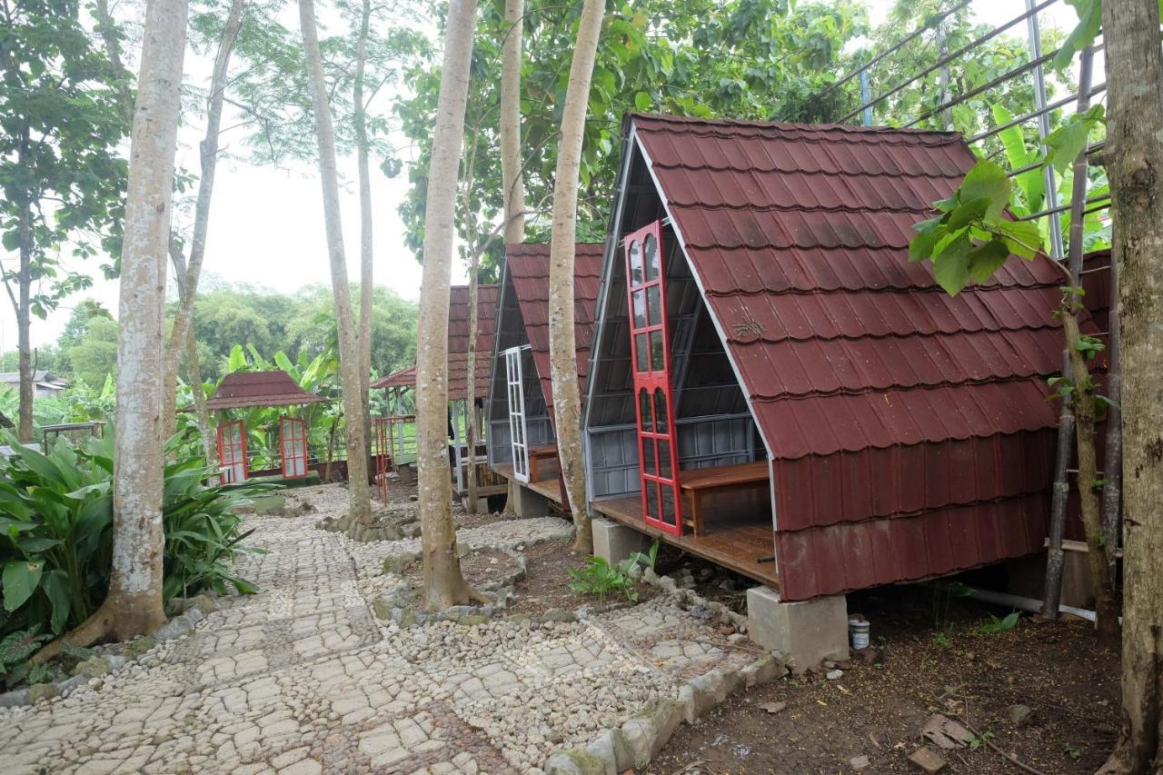 Urbanview Villa Lukulo Kebumen By Reddoorz Eksteriør billede